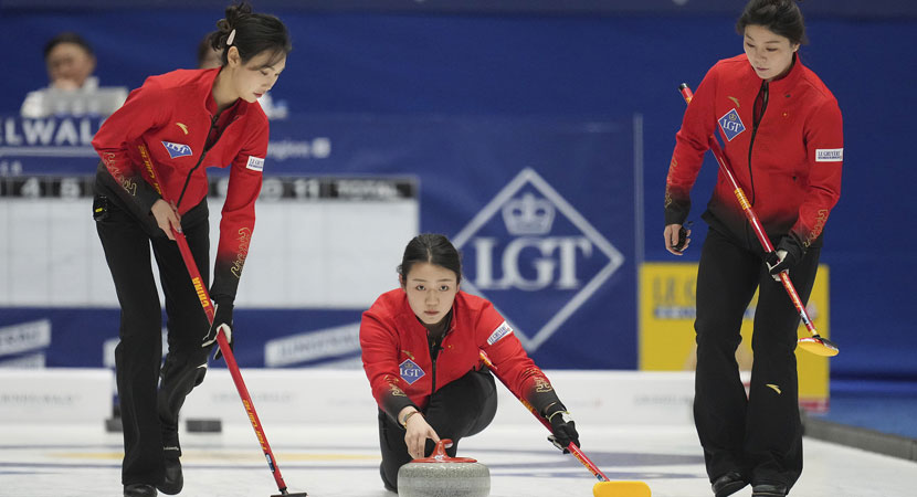 半场战报：勒沃库森0-1多特，安塞尔米诺头槌破门